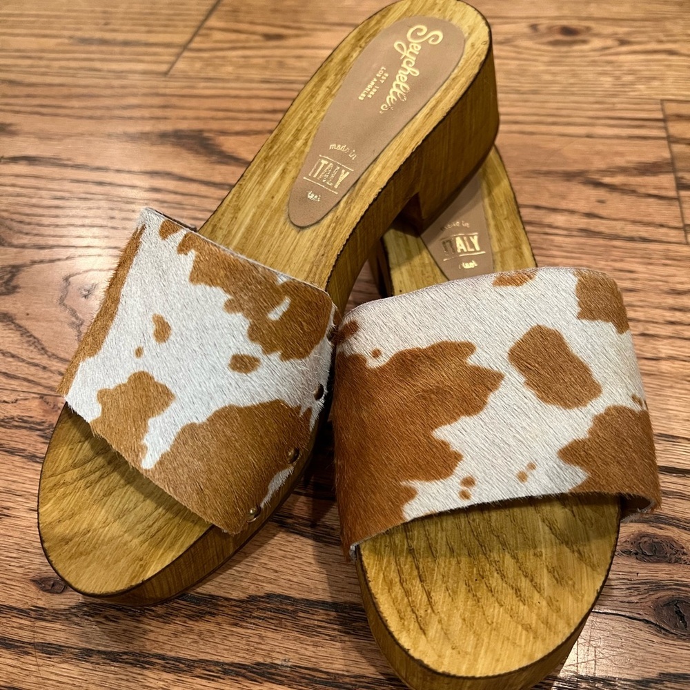 NWOB Seychelles Good Spirits cow print clog